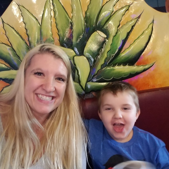 Meet your Posher, Rory - Picture 2 of 3